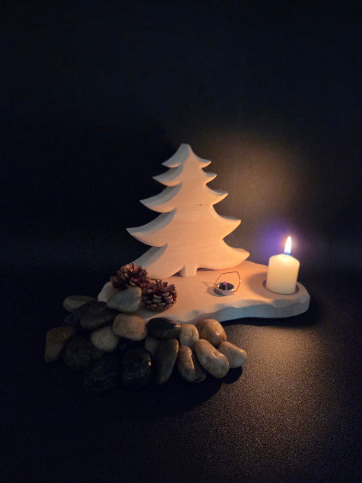 K) Erzzipfel Tannenbäumchen aus Holz mit Räuchertöpfchen und Tülle - 22 cm