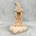 D) Erzzipfelin Lotta - kleine Zwergendame aus Holz - 34 cm